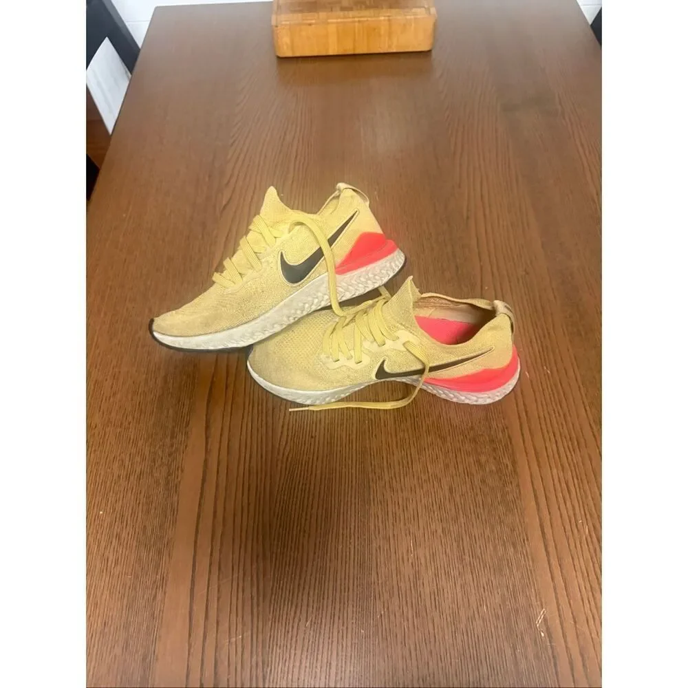 Nike Epic React Flyknit 2 sz 9.5